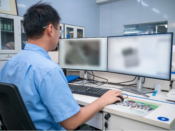 高頻感應(yīng)焊接機(jī)：高效連接技術(shù)利器