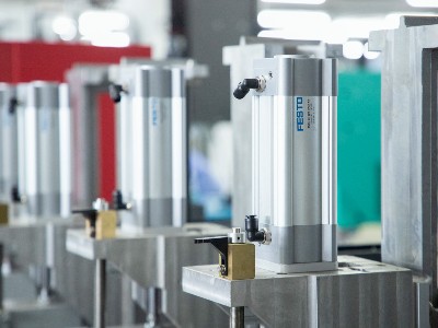 超聲波焊接機超聲波輸出頻率波動咋解決？精準診斷與高效修復來支招