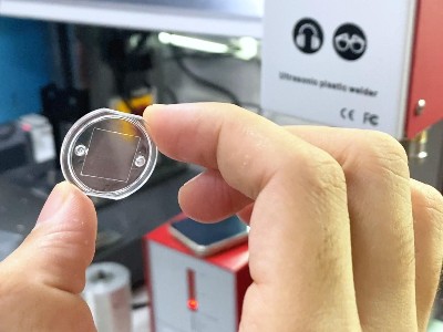 靈科超聲波-亞克力載玻片焊接